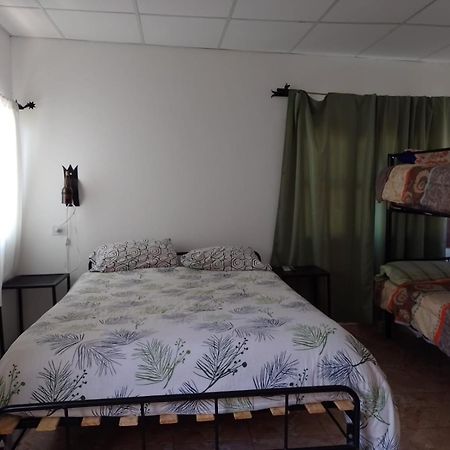 Hostal Los Faroles Chicoana Exterior foto